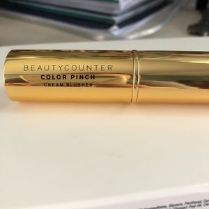 Color Pinch Cream Blusher in Hibiscus